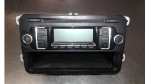 Gebruikte Radio CD Speler Volkswagen Polo V (6R) 1.6 TDI 16V 90 Prijs € 150,00 Margeregeling aangeboden door Auto Samsen B.V.