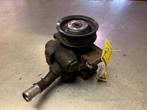 Gebruikte Stuurbekrachtiging Pomp Ford Fiesta 5 (JD/JH) 1.4 16V Prijs € 40,00 Margeregeling aangeboden door Auto Samsen B.V.