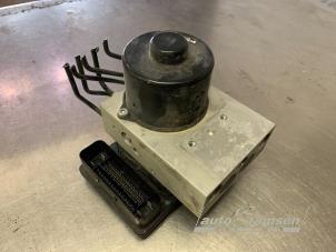 Gebruikte ABS Pomp Mercedes C Combi (S203) 2.0 C-200K 16V Prijs € 75,00 Margeregeling aangeboden door Auto Samsen B.V.