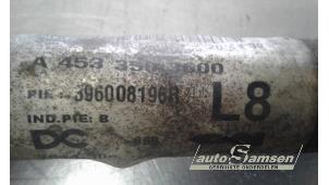 Gebruikte Aandrijfas rechts-voor Renault Twingo III (AH) 1.0 SCe 70 12V Prijs € 75,00 Margeregeling aangeboden door Auto Samsen B.V.