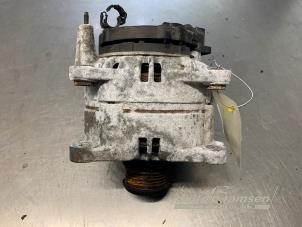 Gebruikte Dynamo Seat Alhambra (7V8/9) 2.8 V6 24V 4 Prijs € 75,00 Margeregeling aangeboden door Auto Samsen B.V.