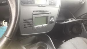 Gebruikte Radio CD Speler Seat Leon (1P1) 1.6 Prijs € 100,00 Margeregeling aangeboden door Auto Samsen B.V.