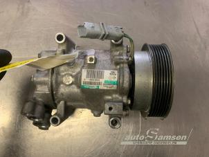 Gebruikte Pomp Airco Renault Twingo II (CN) 1.2 16V Prijs € 50,00 Margeregeling aangeboden door Auto Samsen B.V.