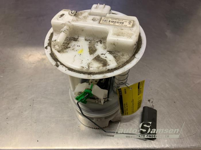 Gebruikte Tank element Pomp Renault Twingo II (CN) 1.2 16V Prijs € 50,00 Margeregeling aangeboden door Auto Samsen B.V.