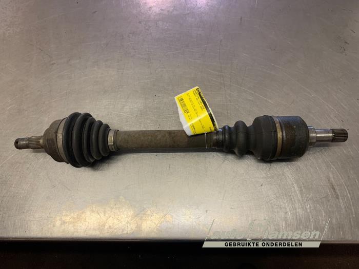 Gebruikte Steekas links-voor Peugeot 307 CC (3B) 2.0 16V Prijs € 50,00 Margeregeling aangeboden door Auto Samsen B.V.