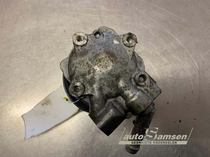 Stuurbekrachtiging Pomp van een Audi A4 Avant (B8) 2.0 TDI 16V 2008