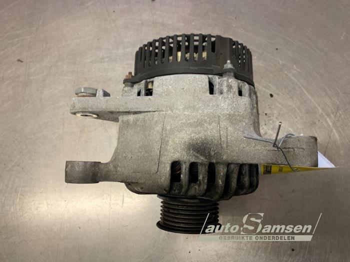 Dynamo van een Toyota Corolla Verso (R10/11) 1.6 16V VVT-i 2008
