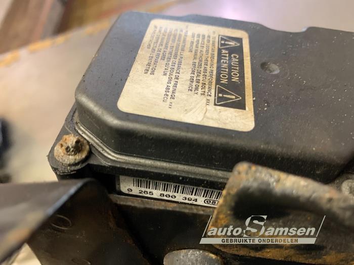 ABS Pomp van een Toyota Corolla Verso (R10/11) 1.6 16V VVT-i 2008