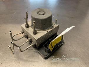 Gebruikte ABS Pomp Renault Twingo III (AH) 1.0 SCe 70 12V Prijs € 125,00 Margeregeling aangeboden door Auto Samsen B.V.