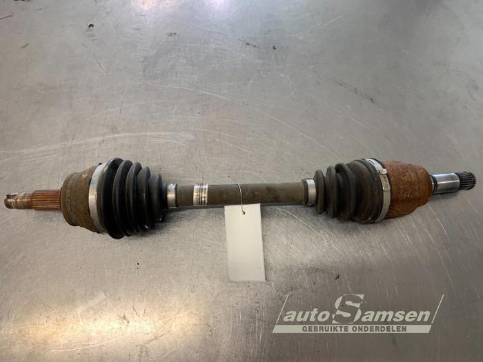 Gebruikte Aandrijfas links-voor Alfa Romeo MiTo (955) 1.3 JTDm 16V Eco Prijs € 75,00 Margeregeling aangeboden door Auto Samsen B.V.