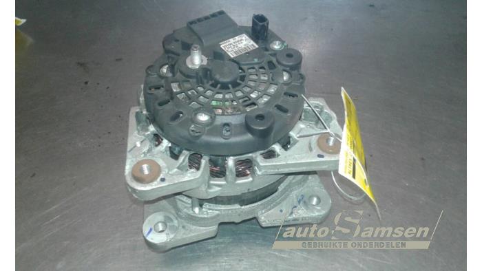 Gebruikte Dynamo Renault Captur I (2R) 0.9 Energy TCE 12V Prijs € 50,00 Margeregeling aangeboden door Auto Samsen B.V.