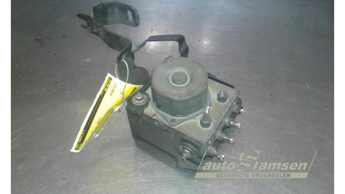 Gebruikte ABS Pomp Renault Captur I (2R) 0.9 Energy TCE 12V Prijs € 150,00 Margeregeling aangeboden door Auto Samsen B.V.