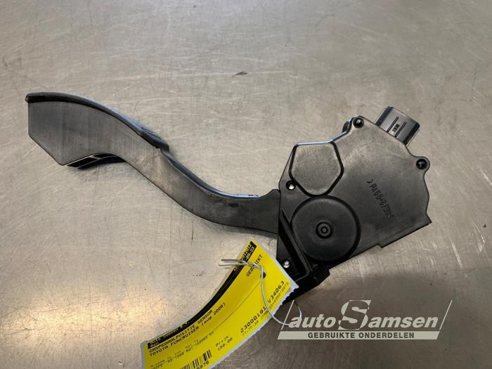 Gebruikte Sensor Gaspedaalpositie Toyota RAV4 (A3) 2.0 16V VVT-i 4x4 Prijs € 150,00 Margeregeling aangeboden door Auto Samsen B.V.