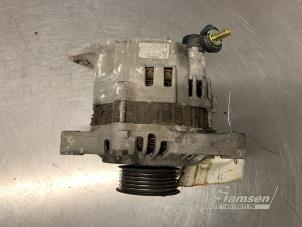 Gebruikte Alternator Nissan Almera Tino (V10M) 2.0 16V CVT Prijs € 50,00 Margeregeling aangeboden door Auto Samsen B.V.