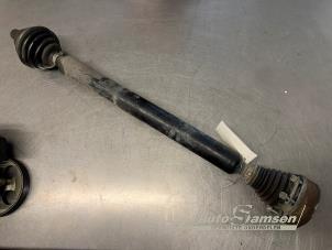 Gebruikte Aandrijfas rechts-voor Volkswagen Touran (1T1/T2) 1.6 FSI 16V Prijs € 50,00 Margeregeling aangeboden door Auto Samsen B.V.