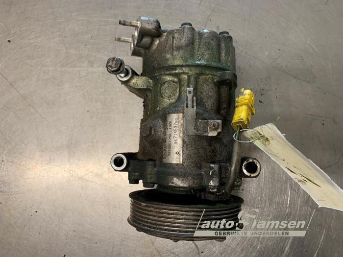 Gebruikte Aircopomp Peugeot 206+ (2L/M) 1.4 XS Prijs € 50,00 Margeregeling aangeboden door Auto Samsen B.V.