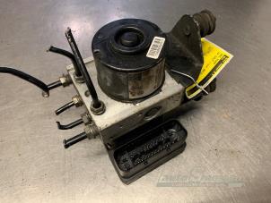 Gebruikte ABS Pomp Volkswagen Golf VI (5K1) 1.2 TSI BlueMotion Prijs € 150,00 Margeregeling aangeboden door Auto Samsen B.V.