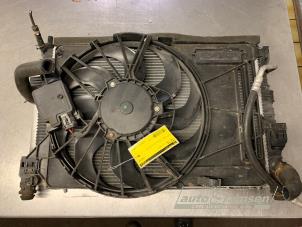 Gebruikte Radiateur Ford C-Max (DXA) 1.6 TDCi 16V Prijs € 75,00 Margeregeling aangeboden door Auto Samsen B.V.