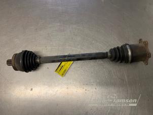 Gebruikte Aandrijfas links-voor Audi A4 (B6) 2.0 20V Prijs € 50,00 Margeregeling aangeboden door Auto Samsen B.V.