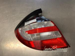 Gebruikte Achterlicht links Mercedes C Sportcoupé (C203) 1.8 C-200K 16V Prijs € 50,00 Margeregeling aangeboden door Auto Samsen B.V.