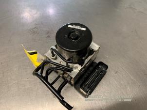 Gebruikte ABS Pomp Volvo V60 Cross Country I (FZ) 2.0 D4 16V Prijs € 125,00 Margeregeling aangeboden door Auto Samsen B.V.