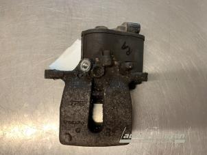 Gebruikte Remklauw (Tang) rechts-achter Volvo V60 Cross Country I (FZ) 2.0 D4 16V Prijs € 75,00 Margeregeling aangeboden door Auto Samsen B.V.