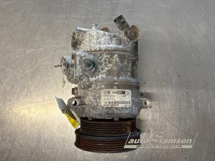 Gebruikte Aircopomp Volkswagen Jetta III (1K2) Prijs € 75,00 Margeregeling aangeboden door Auto Samsen B.V.