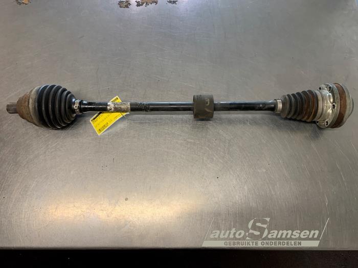 Aandrijfas rechts-voor van een Volkswagen Passat (3G2) 1.4 TSI 16V 2017