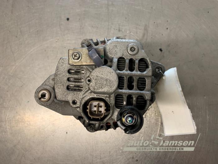 Dynamo van een Honda Civic (FK/FN) 1.4 i-Dsi 2007