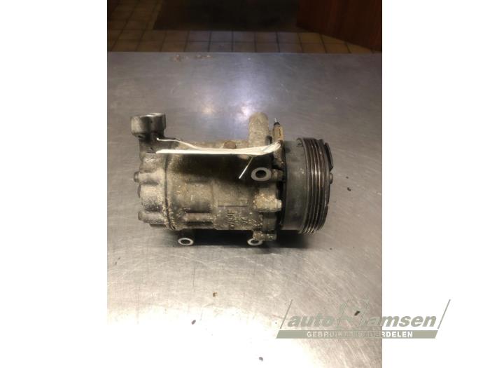 Gebruikte Aircopomp Renault Clio II (BB/CB) 1.2 16V Prijs € 50,00 Margeregeling aangeboden door Auto Samsen B.V.