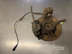 Gebruikte Fusee rechts-voor Ford Fiesta 5 (JD/JH) 1.3 Prijs € 40,00 Margeregeling aangeboden door Auto Samsen B.V.