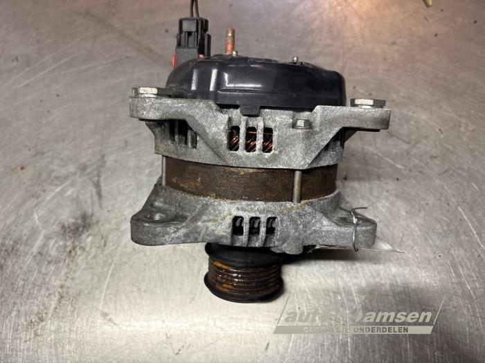 Gebruikte Alternator Chrysler Voyager/Grand Voyager (RG/RS) 2.8 CRD 16V Autom. (Dodge Ram Van) Prijs € 75,00 Margeregeling aangeboden door Auto Samsen B.V.