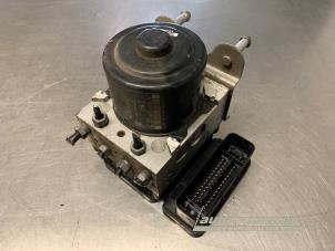 Gebruikte ABS Pomp Volkswagen Transporter T5 2.0 TDI DRF Prijs € 175,00 Margeregeling aangeboden door Auto Samsen B.V.