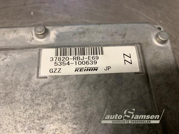 Computer Motormanagement van een Honda Insight (ZE2) 1.3 16V VTEC 2011