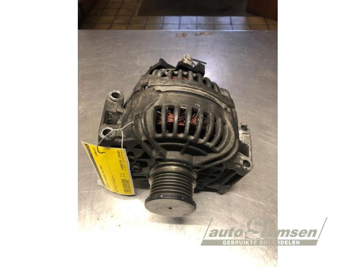 Gebruikte Dynamo Chrysler PT Cruiser 2.2 CRD 16V Prijs € 75,00 Margeregeling aangeboden door Auto Samsen B.V.