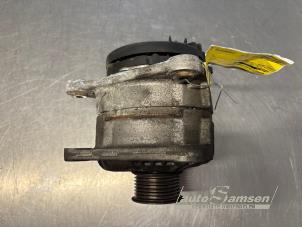 Gebruikte Dynamo Renault Clio III (BR/CR) 1.2 16V 75 Prijs € 40,00 Margeregeling aangeboden door Auto Samsen B.V.