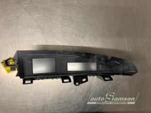 Gebruikte Display Multi Media regelunit Mazda 3 Sport (BL14/BLA4/BLB4) 1.6i MZR 16V Prijs € 100,00 Margeregeling aangeboden door Auto Samsen B.V.