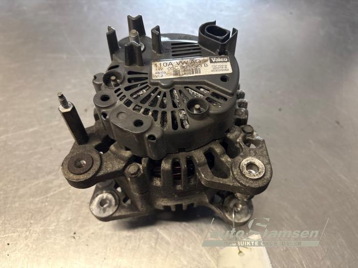 Gebruikte Dynamo Volkswagen Golf V (1K1) 1.4 FSI 16V Prijs € 50,00 Margeregeling aangeboden door Auto Samsen B.V.