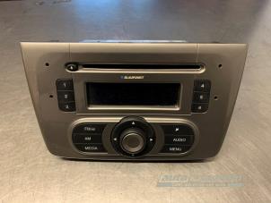 Gebruikte Radio Alfa Romeo MiTo (955) 1.4 TB 16V Prijs € 75,00 Margeregeling aangeboden door Auto Samsen B.V.