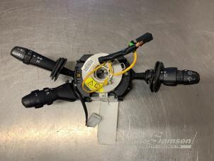 Gebruikte Licht + Raw Schakelaar Fiat Bravo (198A) 1.4 T-Jet 16V 150 Prijs € 50,00 Margeregeling aangeboden door Auto Samsen B.V.