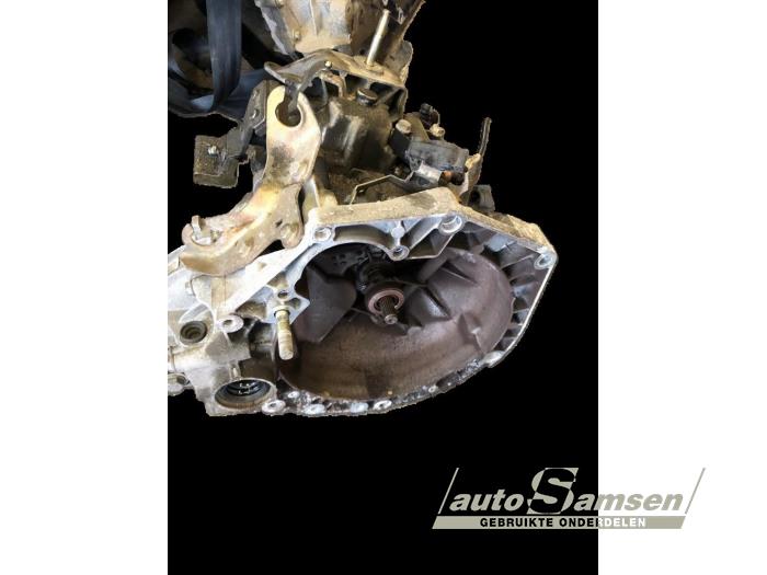 Gebruikte Versnellingsbak Lancia Ypsilon (843) 1.4 16V Prijs € 300,00 Margeregeling aangeboden door Auto Samsen B.V.