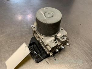 Gebruikte ABS Pomp Toyota Urban Cruiser 1.33 Dual VVT-I 16V 2WD Prijs € 150,00 Margeregeling aangeboden door Auto Samsen B.V.