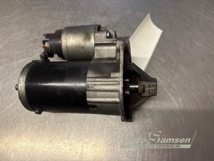 Startmotor van een Dacia Sandero I (BS) 1.6 2009