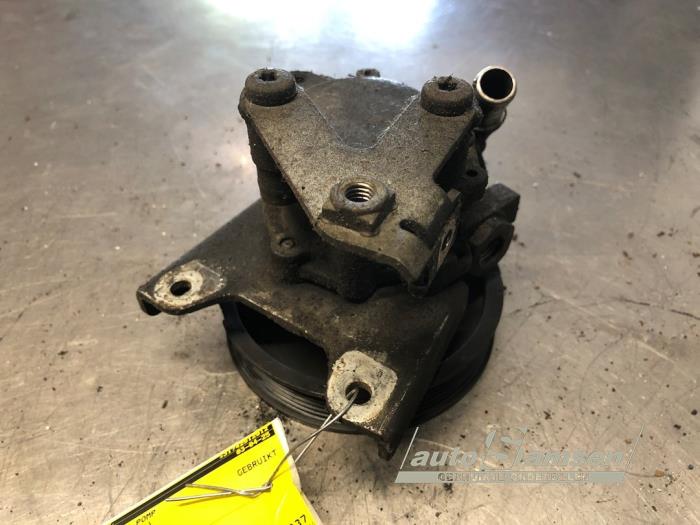 Gebruikte Servopomp BMW 5 serie Touring (E39) 523i 24V Prijs € 75,00 Margeregeling aangeboden door Auto Samsen B.V.
