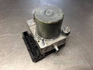 Gebruikte ABS Pomp Renault Modus/Grand Modus (JP) 1.2 16V TCE 100 Prijs € 75,00 Margeregeling aangeboden door Auto Samsen B.V.