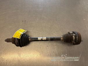 Gebruikte Aandrijfas links-voor Volkswagen Polo V (6R) 1.2 12V BlueMotion Technology Prijs € 40,00 Margeregeling aangeboden door Auto Samsen B.V.