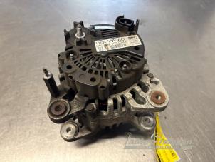 Gebruikte Dynamo Skoda Fabia II Combi 1.2 TSI Prijs € 40,00 Margeregeling aangeboden door Auto Samsen B.V.