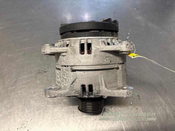 Gebruikte Alternator Renault Clio III (BR/CR) 1.4 16V Prijs € 40,00 Margeregeling aangeboden door Auto Samsen B.V.