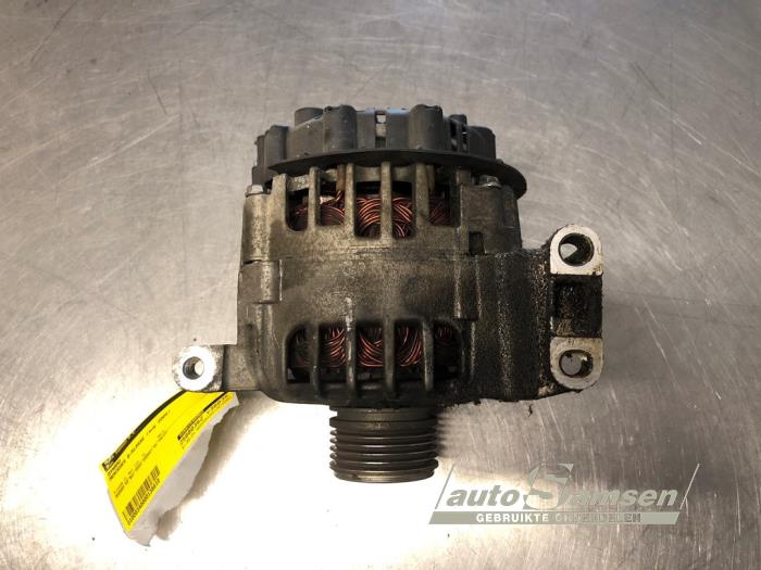 Gebruikte Alternator Mercedes B (W245) 2.0 B-200 16V Prijs € 50,00 Margeregeling aangeboden door Auto Samsen B.V.