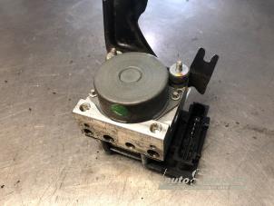 Gebruikte ABS Pomp Renault Modus/Grand Modus (JP) 1.4 16V Prijs € 50,00 Margeregeling aangeboden door Auto Samsen B.V.